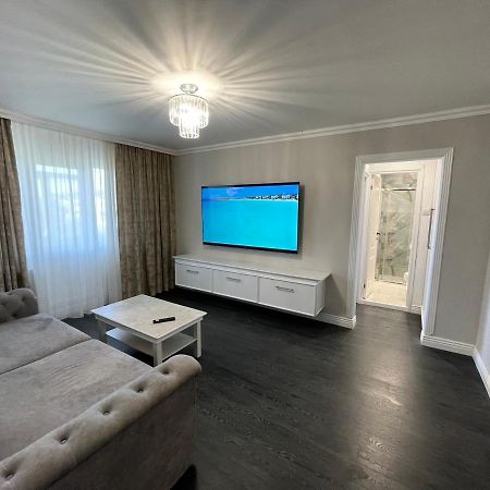 White Residence Craiova Buitenkant foto