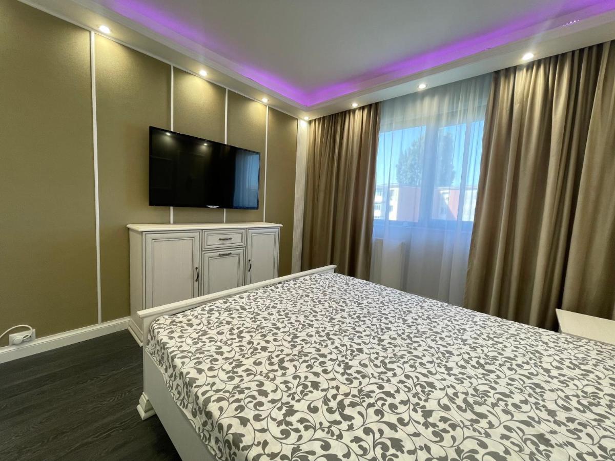 White Residence Craiova Buitenkant foto