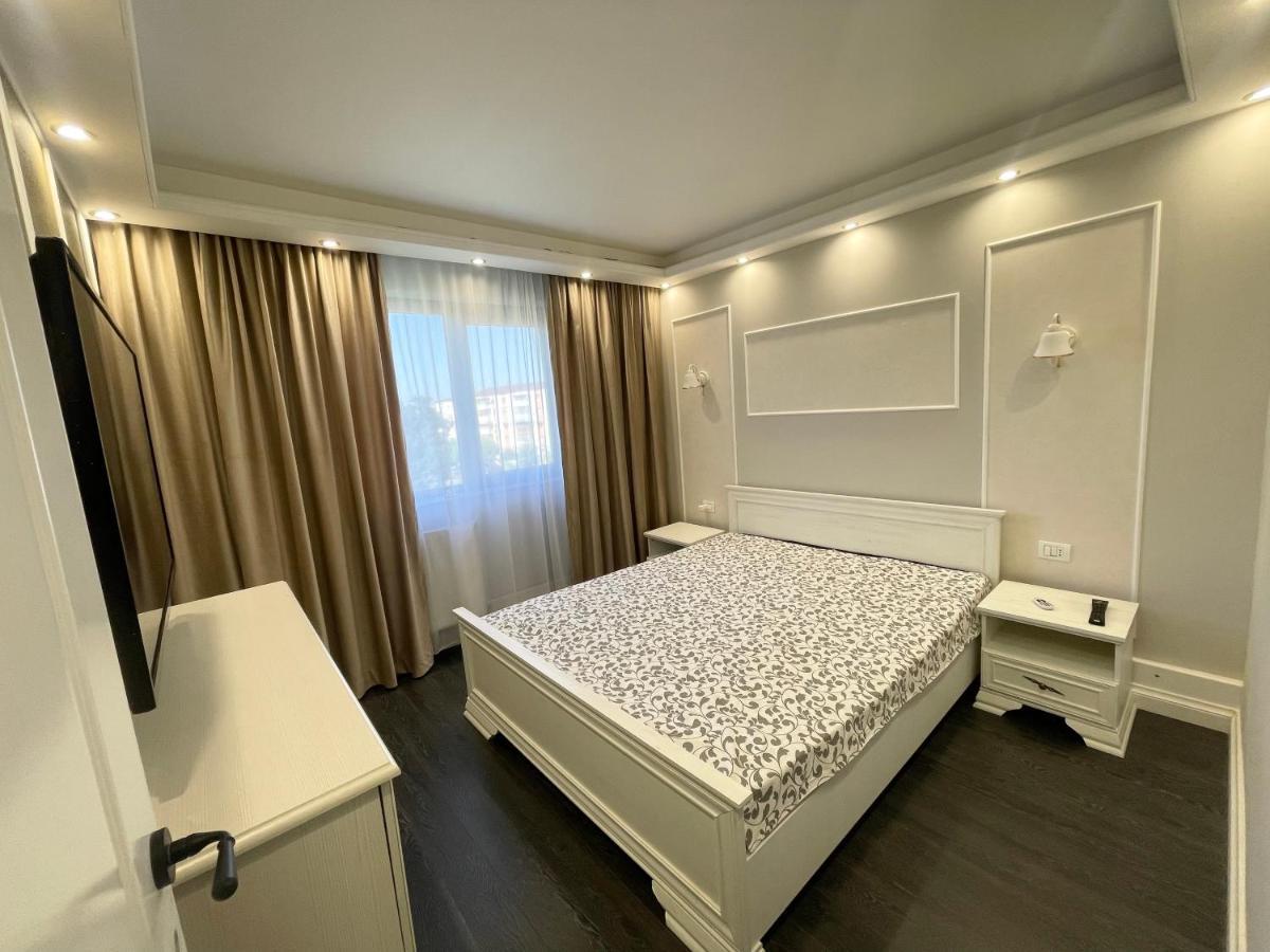 White Residence Craiova Buitenkant foto